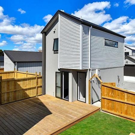 4 Bedroom Home Fully Furnished In Papakura, Auckland Exteriör bild