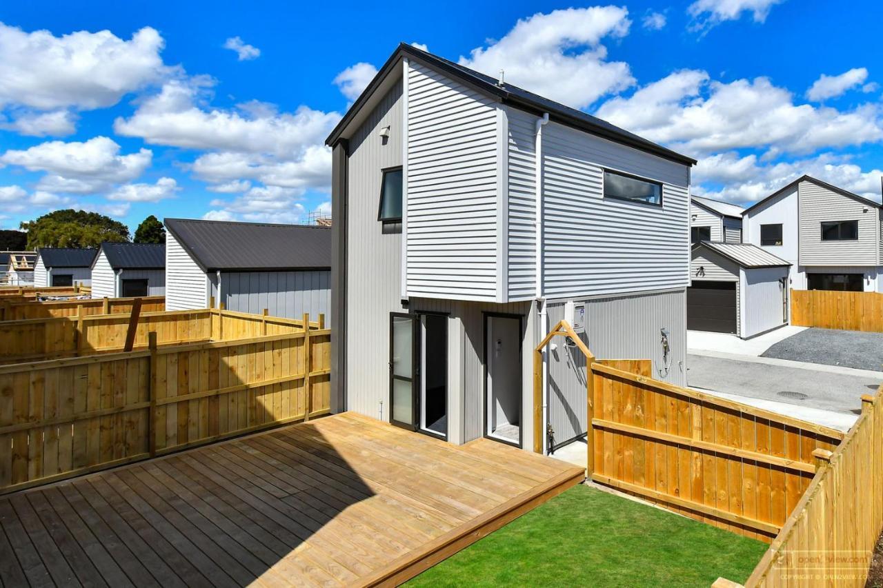 4 Bedroom Home Fully Furnished In Papakura, Auckland Exteriör bild