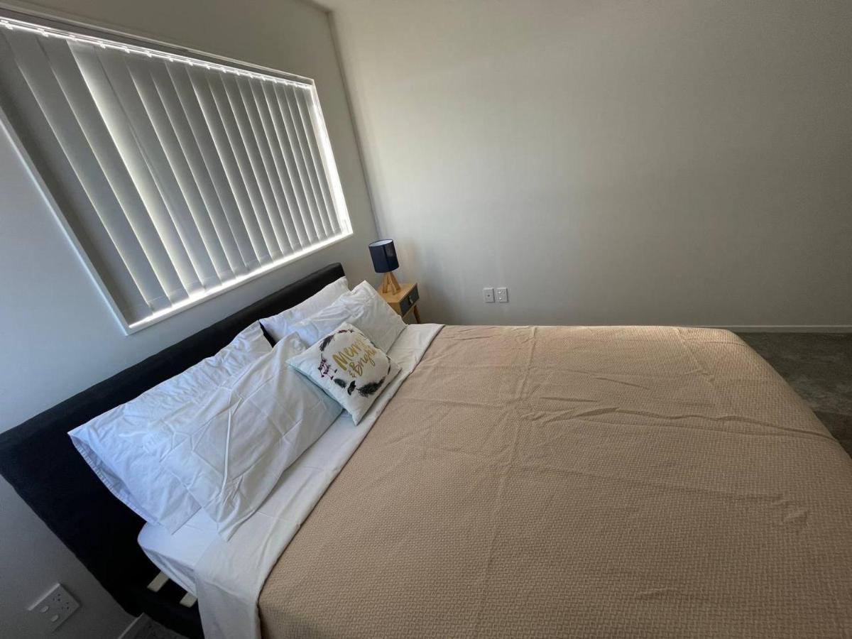 4 Bedroom Home Fully Furnished In Papakura, Auckland Exteriör bild