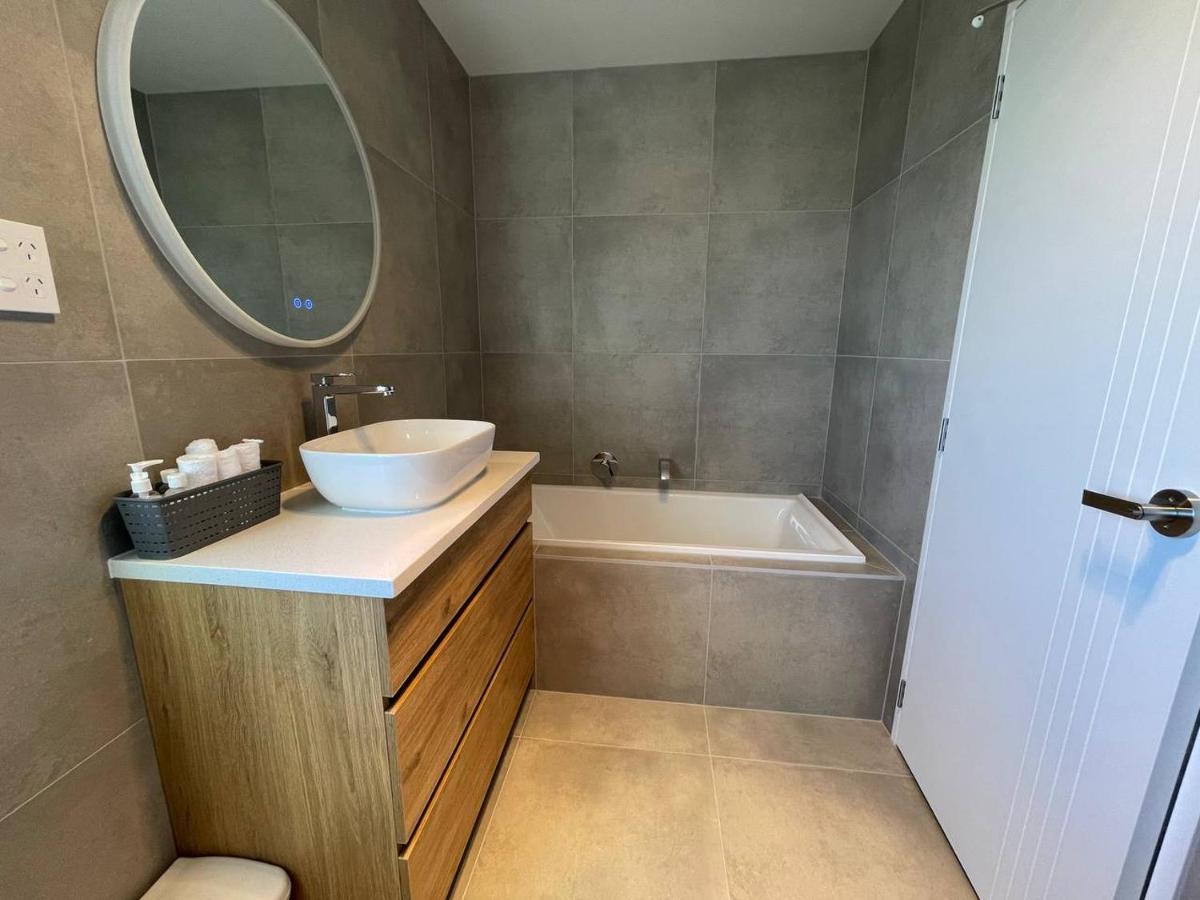 4 Bedroom Home Fully Furnished In Papakura, Auckland Exteriör bild