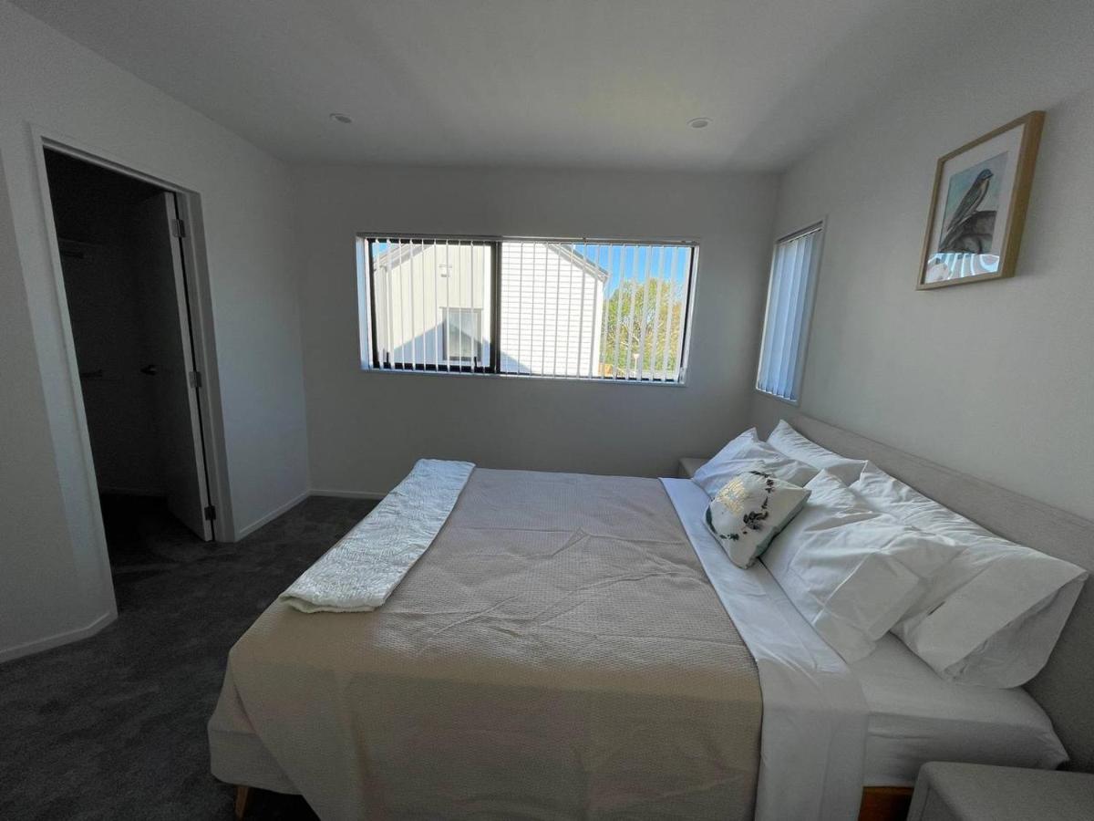 4 Bedroom Home Fully Furnished In Papakura, Auckland Exteriör bild